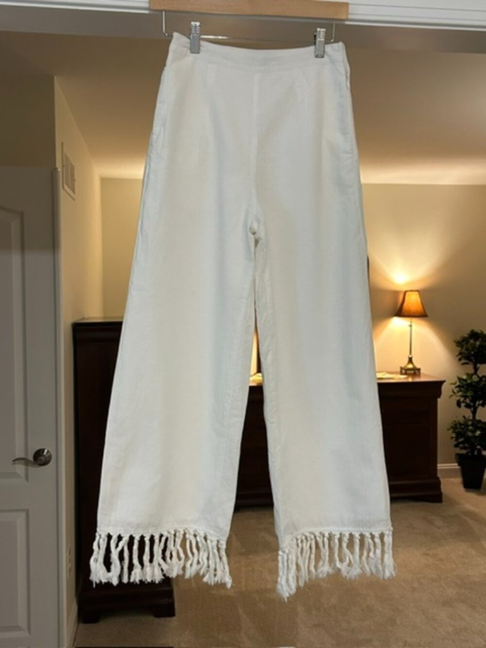 Lulus White Wide Leg Fringe Hem Pants – XS